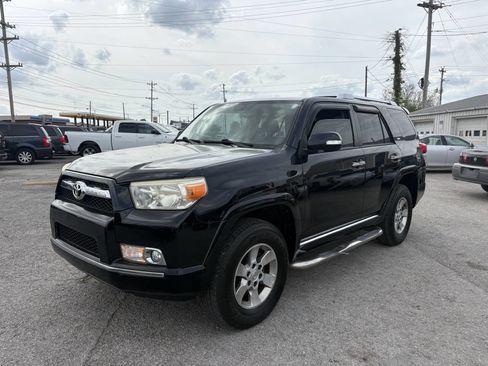 Used 2011 Toyota 4Runner SR5 w/ Premium Pkg w/Leather image 5