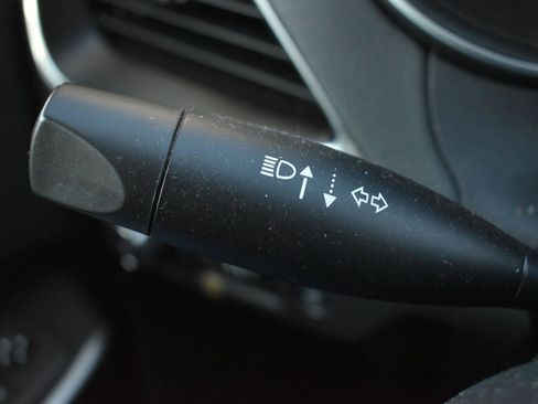 Used 2021 Jeep Cherokee Latitude Lux w/ Comfort/Convenience Group image 21