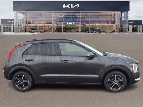 New 2026 Kia Niro EX image 2