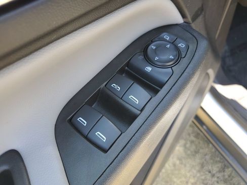 Used 2023 Chevrolet Equinox LS FWD image 20