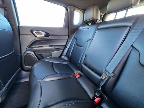 New 2026 Jeep Compass Limited image 9