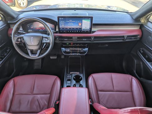 Used 2023 Lincoln Corsair Reserve w/ Equipment Group 201A image 15