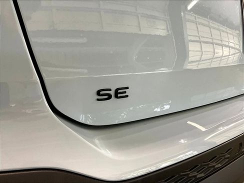 New 2026 Volkswagen Taos SE image 26