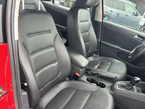 Used 2014 Volkswagen Jetta SE image 18