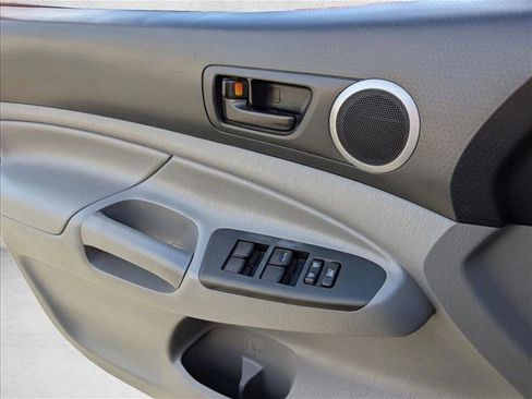 Used 2012 Toyota Tacoma PreRunner image 10