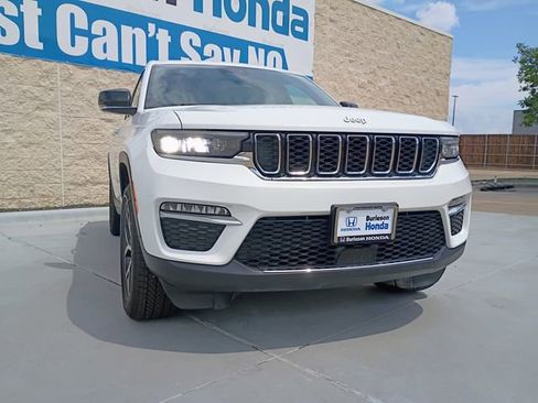 Used 2024 Jeep Grand Cherokee Limited AWD/4WD image 18