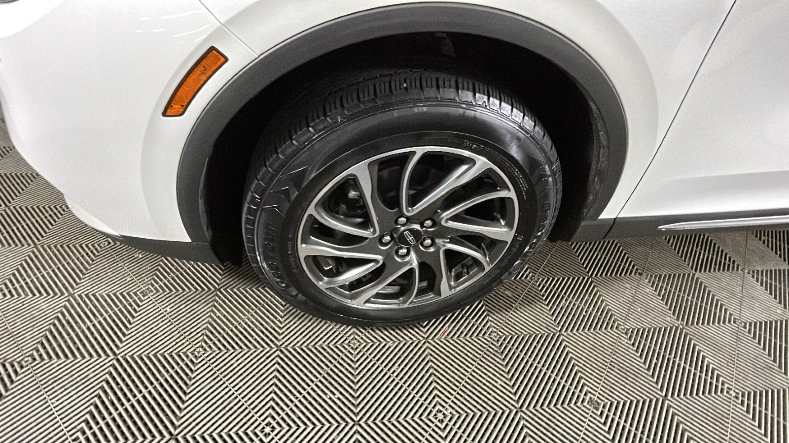 Used 2021 Lincoln Corsair AWD w/ Equipment Group 101A image 11