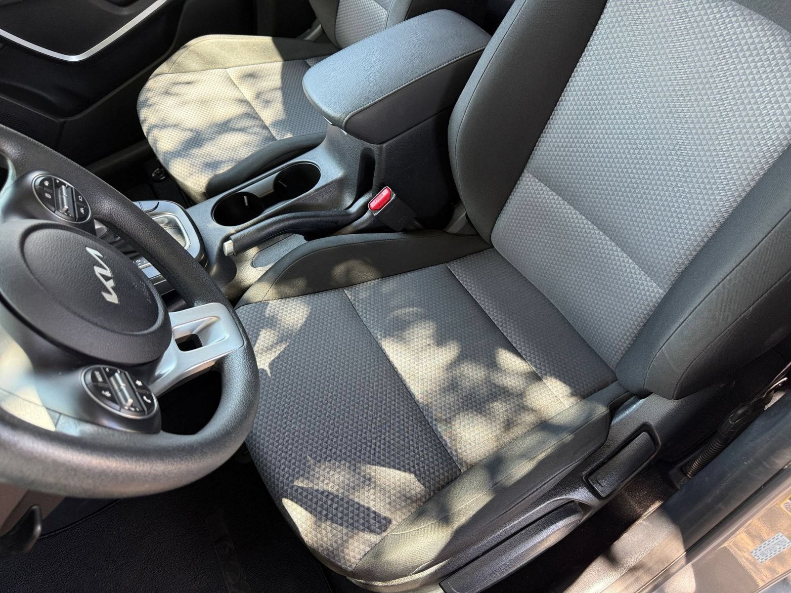 Used 2025 Kia Soul LX w/ LX Technology Package FWD image 35