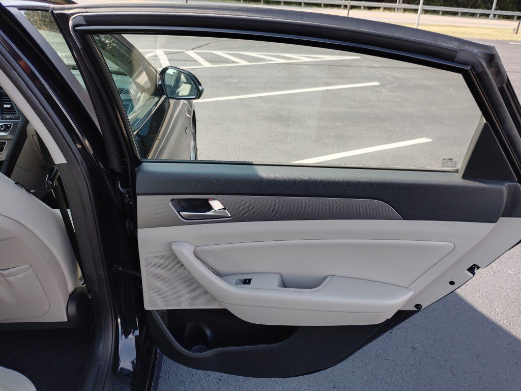 Used 2018 Hyundai Sonata SE FWD image 12