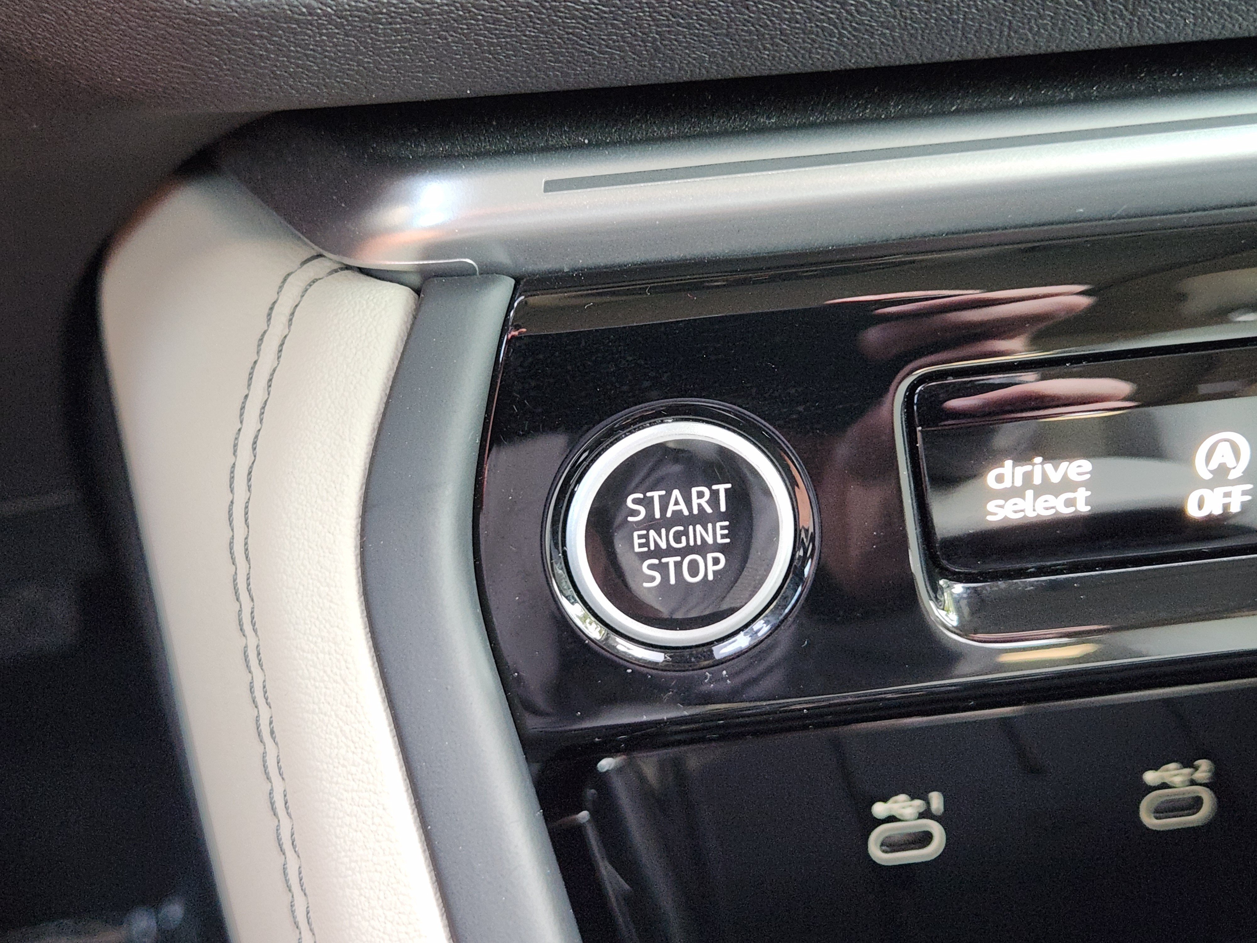 Used 2025 Audi Q5 Premium AWD/4WD image 12