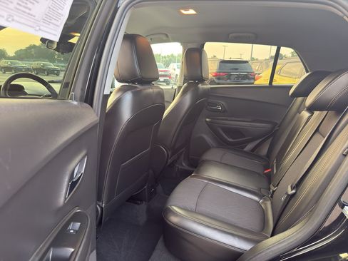 Certified 2019 Chevrolet Trax LT w/ Redline Edition FWD image 28