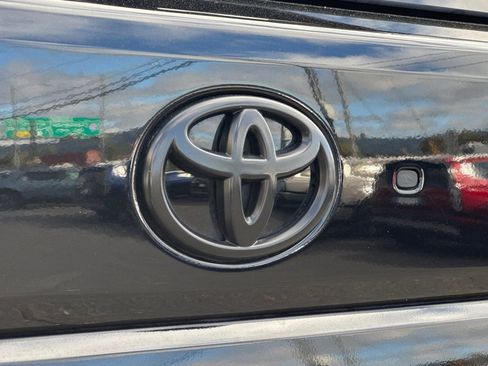 Used 2024 Toyota Sequoia Platinum image 29