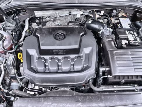 Used 2024 Volkswagen Tiguan SEL R-Line image 15