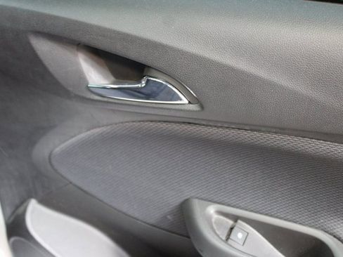 Used 2016 Chevrolet Cruze LT image 9