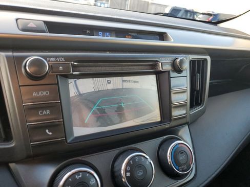 Used 2015 Toyota RAV4 LE image 17