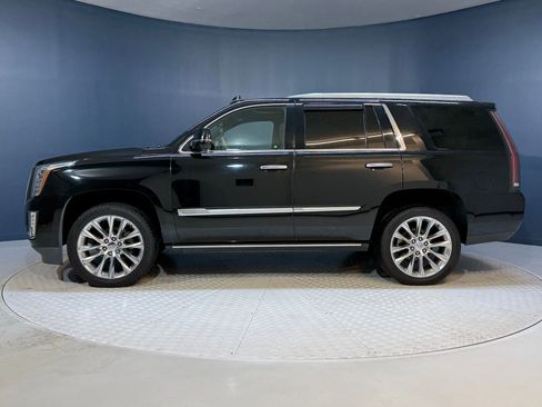 Used 2018 Cadillac Escalade Platinum image 2