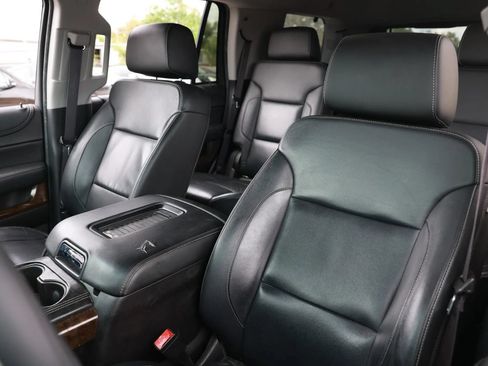 Used 2017 Chevrolet Tahoe LT w/ Luxury Package RWD image 12