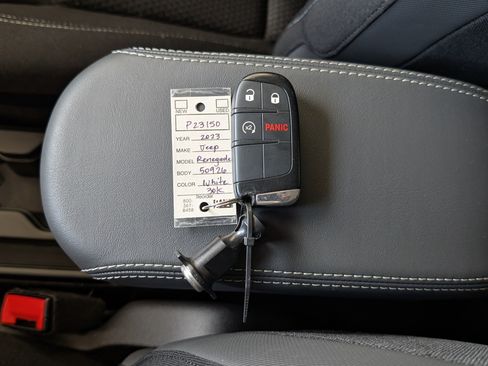 Used 2023 Jeep Renegade Altitude AWD/4WD image 35