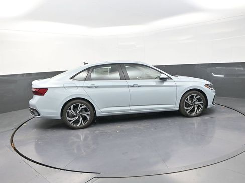 New 2026 Volkswagen Jetta SEL image 9