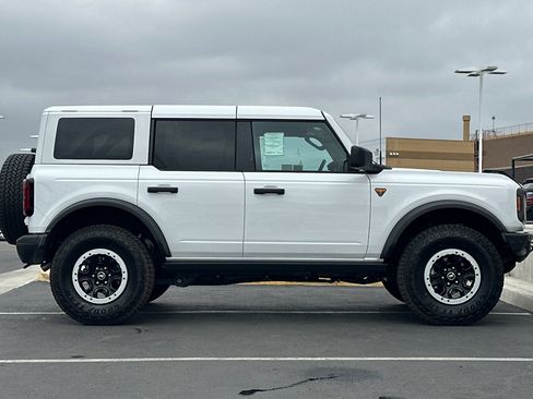 New 2026 Ford Bronco Badlands image 2