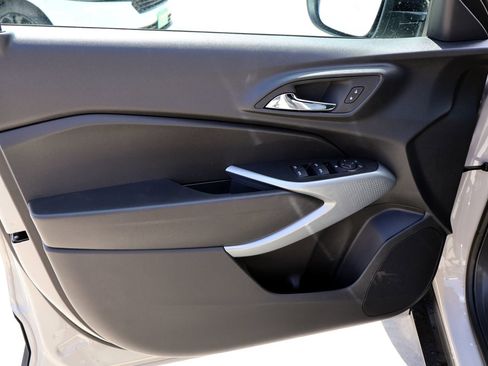Used 2026 Chevrolet Trax RS w/ Sunroof Package FWD image 9