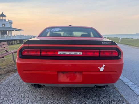 Used 2009 Dodge Challenger SRT8 w/ SRT Option Group II image 7