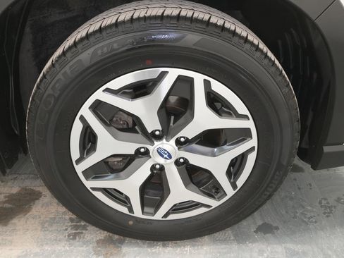 Used 2024 Subaru Forester Premium image 11