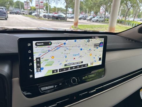 New 2025 Mitsubishi Outlander SE image 12