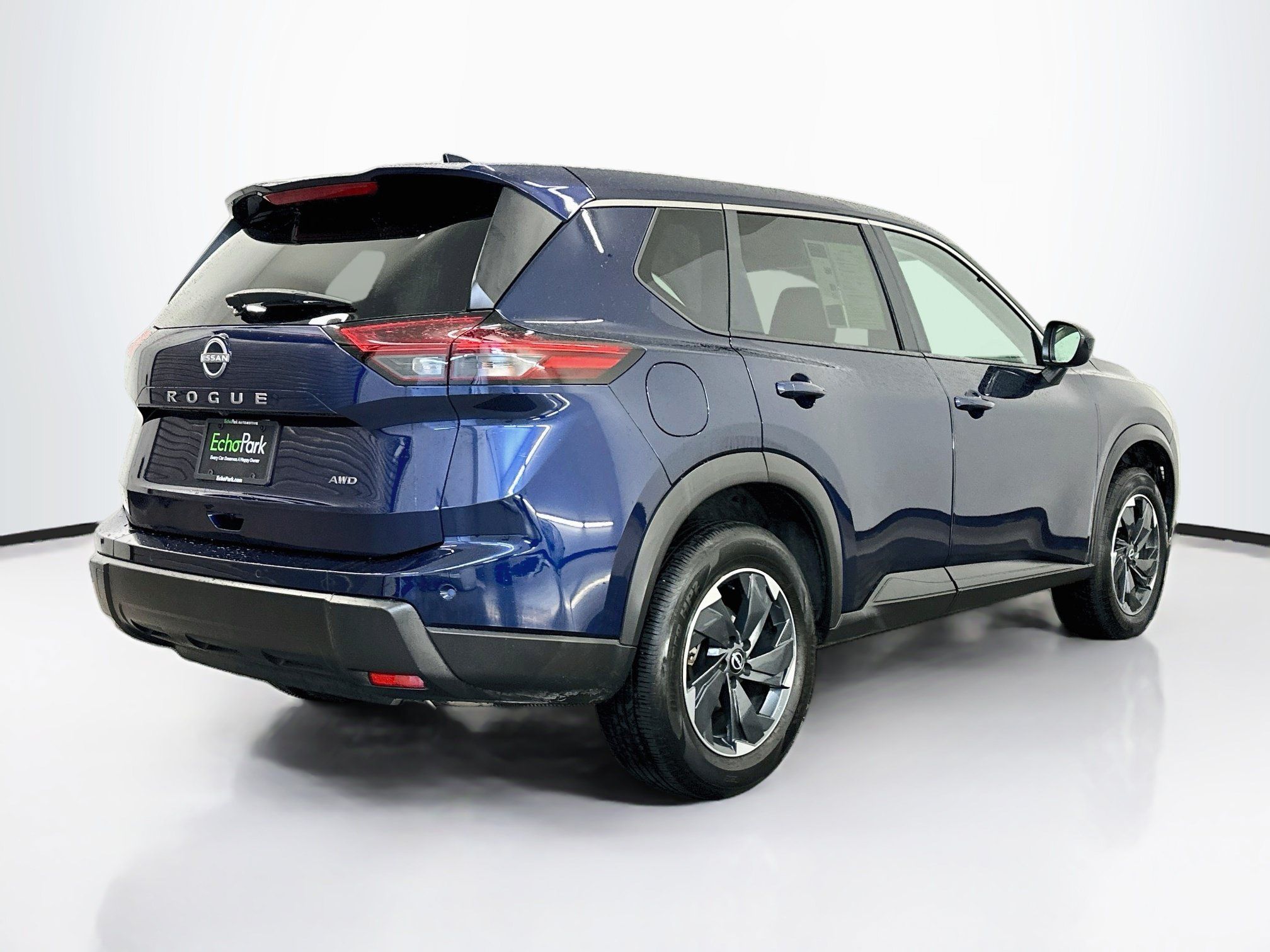 Used 2025 Nissan Rogue SV AWD/4WD image 9