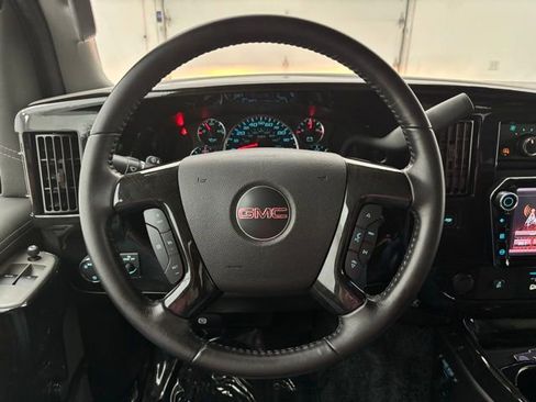 Used 2022 GMC Savana 2500 Extended w/ Enhanced Convenience Package image 32