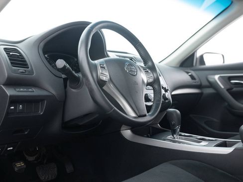 Used 2015 Nissan Altima 2.5 SV FWD image 25