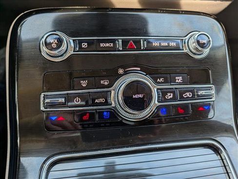 Certified 2022 Lincoln Nautilus Reserve image 37