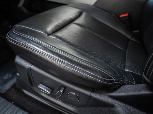 Used 2018 Ford F150 Lariat w/ Heavy-Duty Payload Package image 44