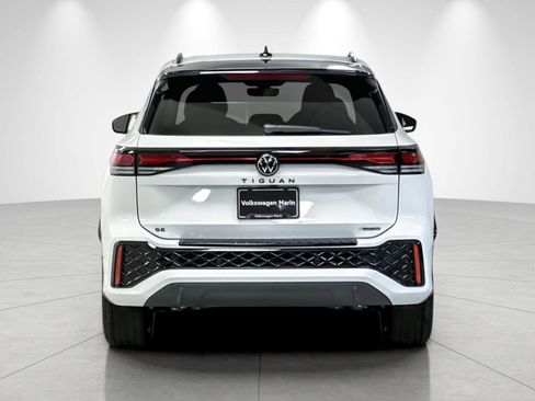 New 2026 Volkswagen Tiguan SE R-Line AWD/4WD image 4