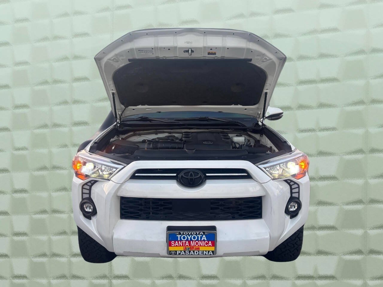 Used 2021 Toyota 4Runner SR5 Premium w/ Moonroof Package AWD/4WD image 28