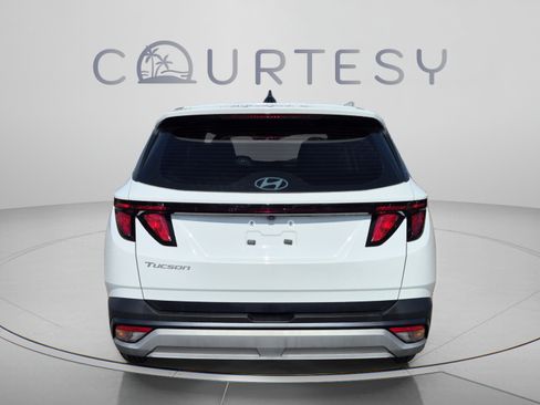 Certified 2026 Hyundai Tucson SE FWD image 4