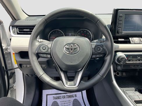 Used 2021 Toyota RAV4 XLE Premium FWD image 11
