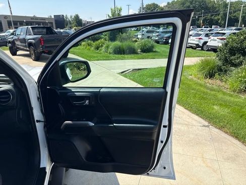 Used 2021 Toyota Tacoma Limited AWD/4WD image 35