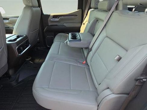 Used 2022 GMC Sierra 1500 SLT w/ SLT Premium Package image 16