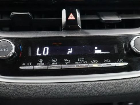 Used 2024 Toyota Corolla LE FWD image 31