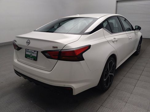Used 2024 Nissan Altima 2.5 SR FWD image 9