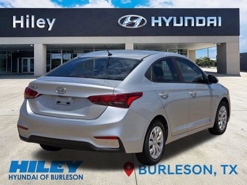 Used 2019 Hyundai Accent SE FWD image 4
