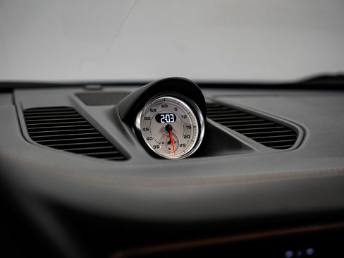 Used 2018 Porsche 911 Carrera GTS RWD image 12
