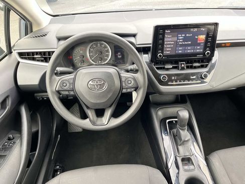 Used 2022 Toyota Corolla LE image 11