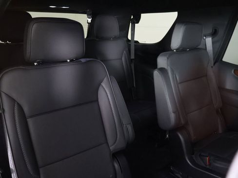 Used 2025 GMC Yukon Denali AWD/4WD image 40