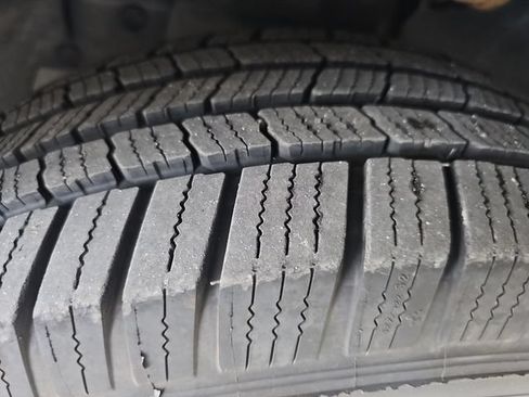 Used 2009 Volkswagen Routan SEL Premium FWD image 27