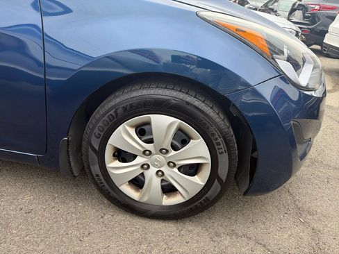 Used 2016 Hyundai Elantra SE image 4