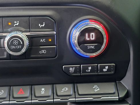 Used 2020 GMC Sierra 2500 Denali w/ Denali Ultimate Package AWD/4WD image 19
