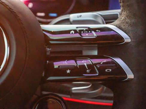 Used 2024 Mercedes-Benz GLS 63 AMG 4MATIC image 31