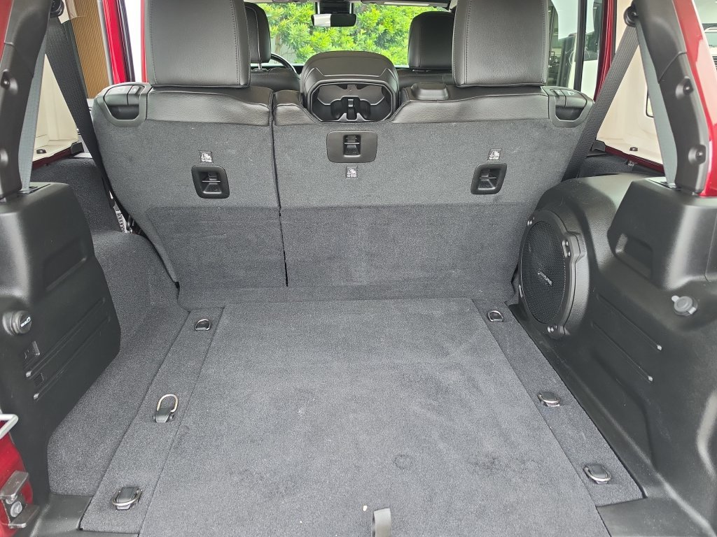 Used 2021 Jeep Wrangler Unlimited Rubicon AWD/4WD image 11